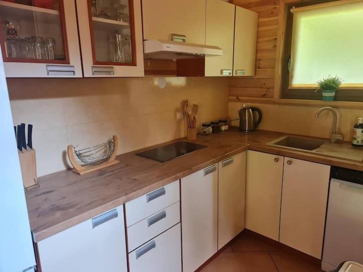 Klimatyczny W Lesie Przy Jeziorze Gietrzwald