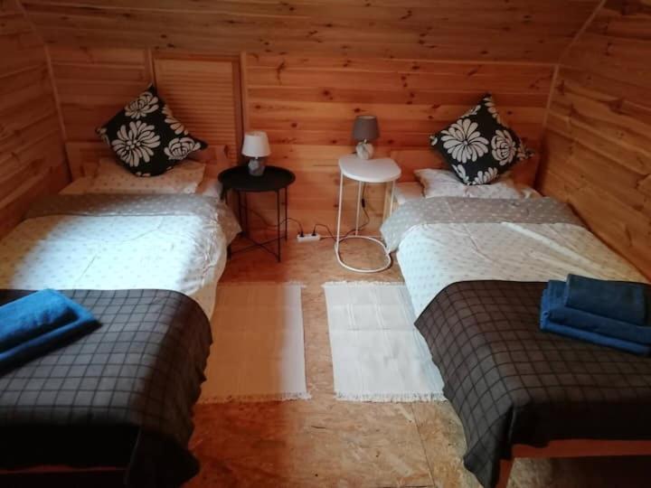 Klimatyczny W Lesie Przy Jeziorze Holiday home *