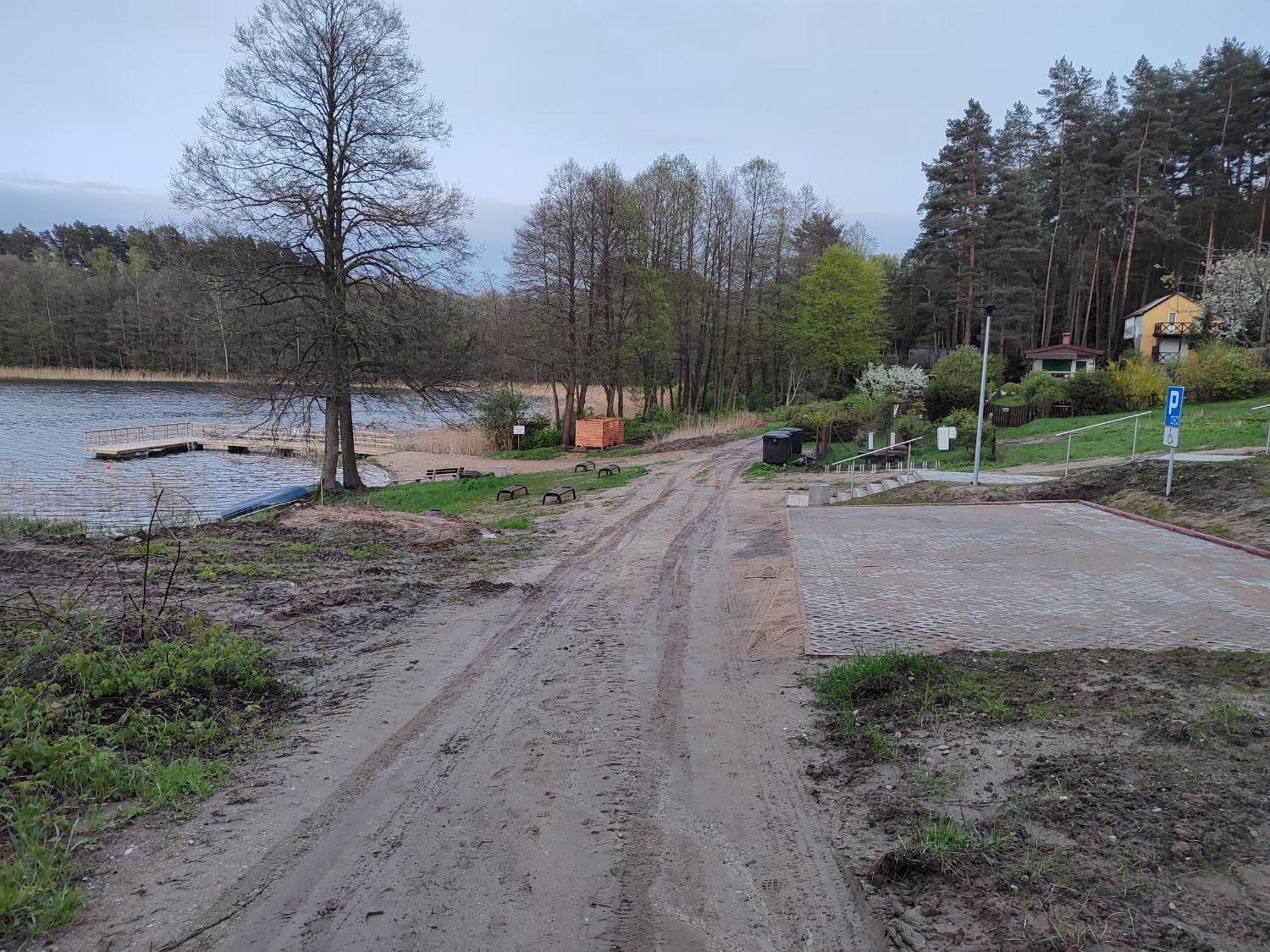 Klimatyczny W Lesie Przy Jeziorze Gietrzwald